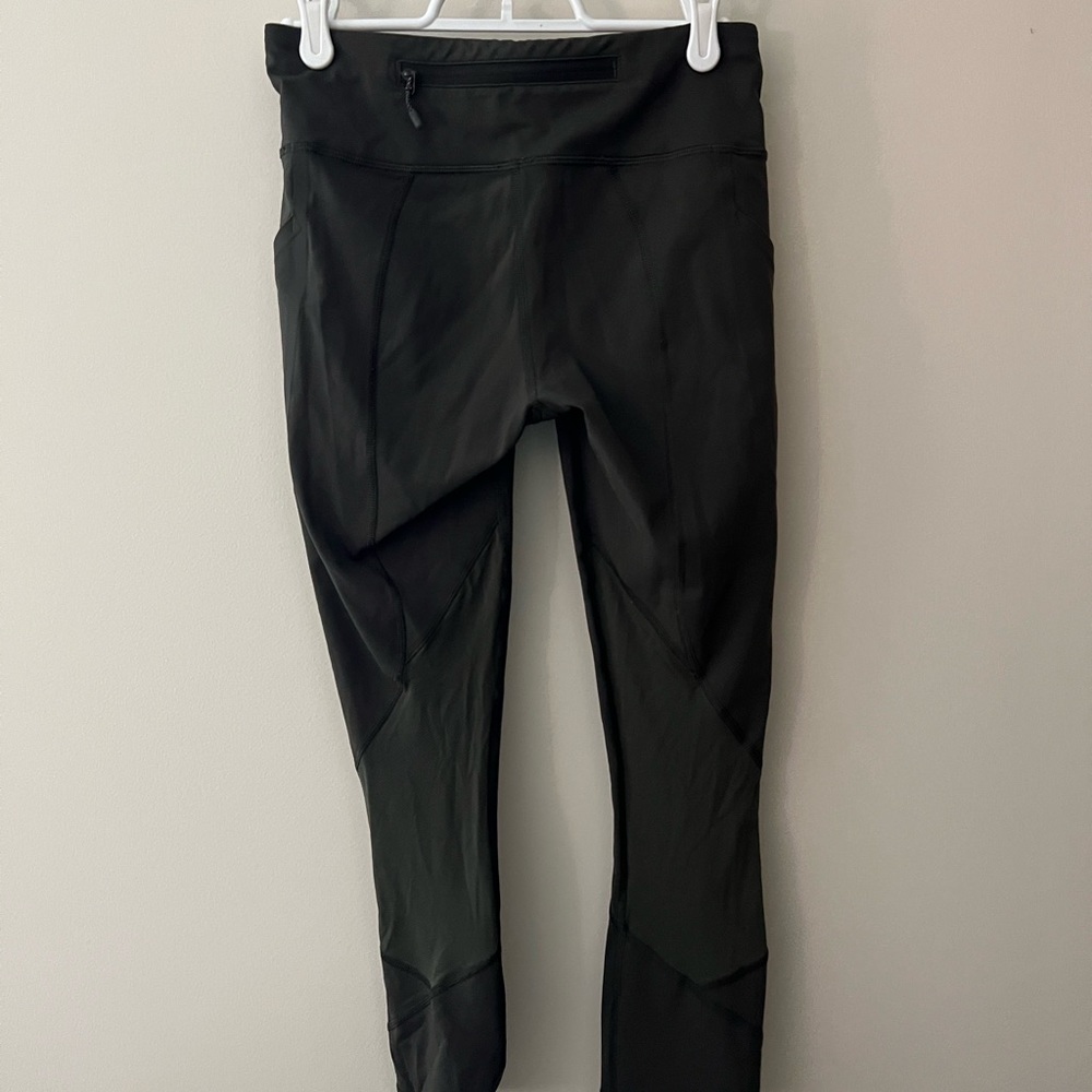 Lululemon olive green mid-rise crop size 6